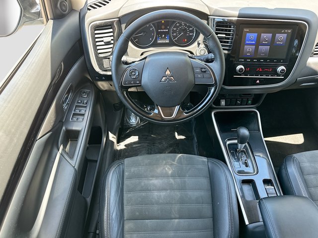 Vehicle image 22 of 33