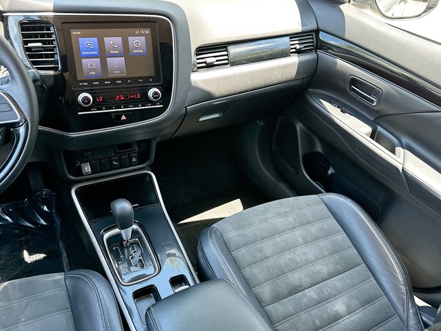 Vehicle image 23 of 33