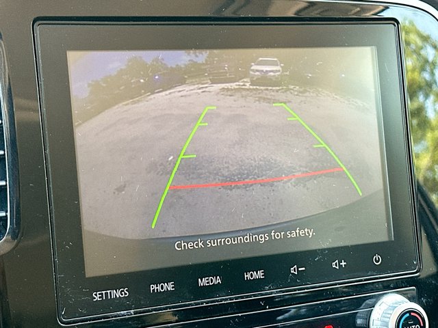 Vehicle image 13 of 33