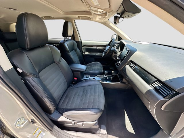Vehicle image 29 of 33