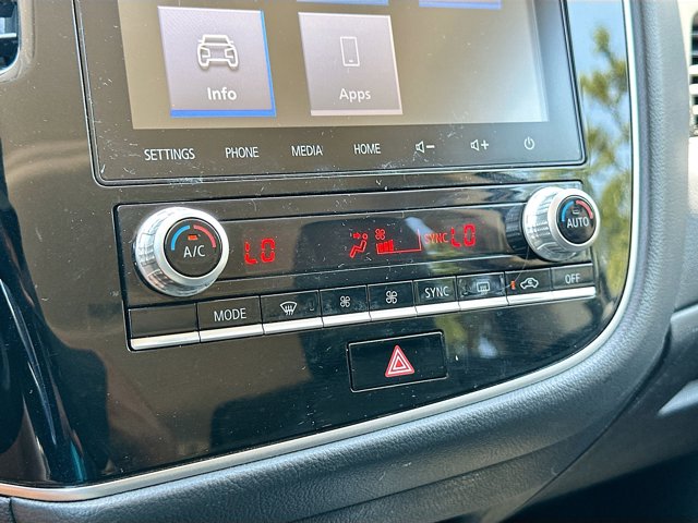 Vehicle image 15 of 33