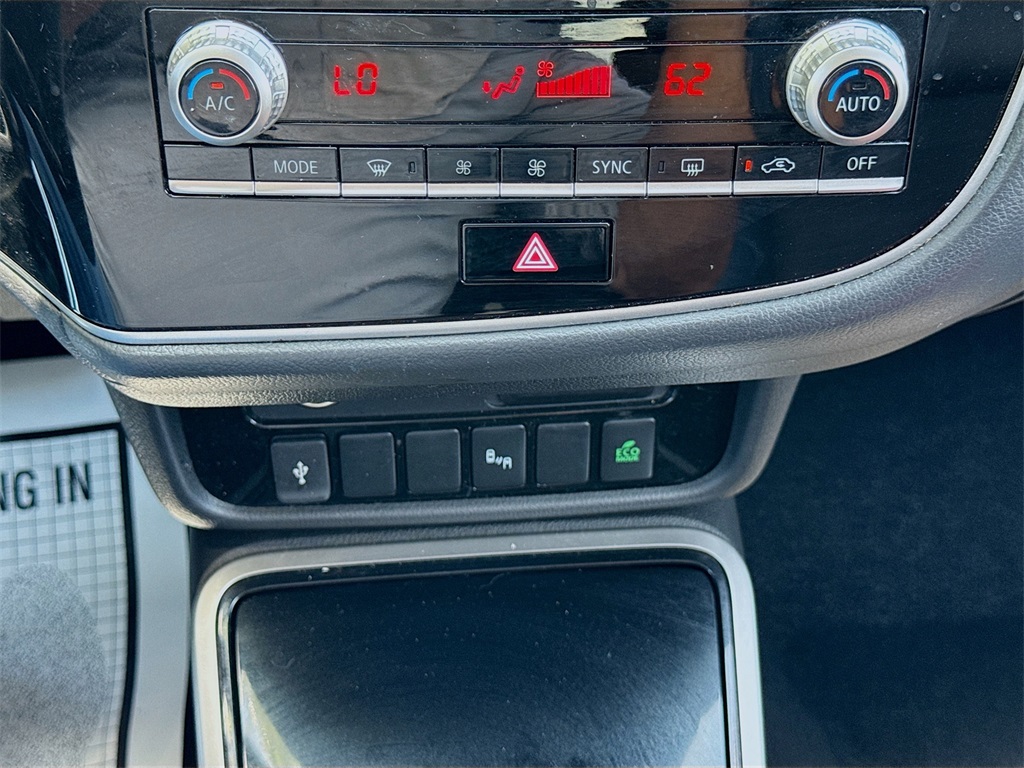 Vehicle image 32 of 33