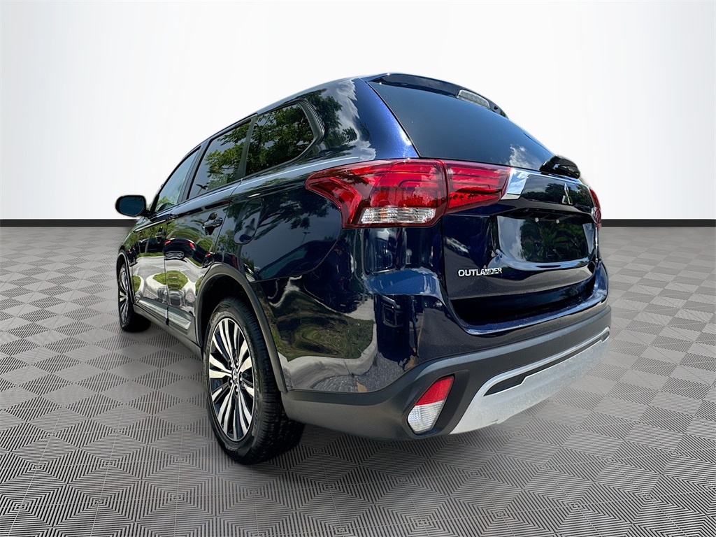 Vehicle image 6 of 33