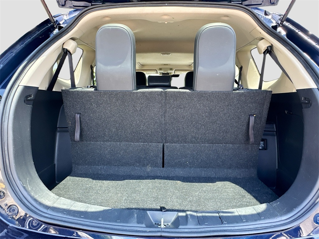 Vehicle image 11 of 33