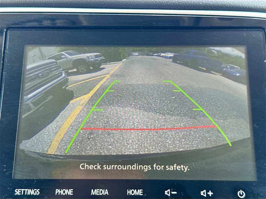 Vehicle image 23 of 33