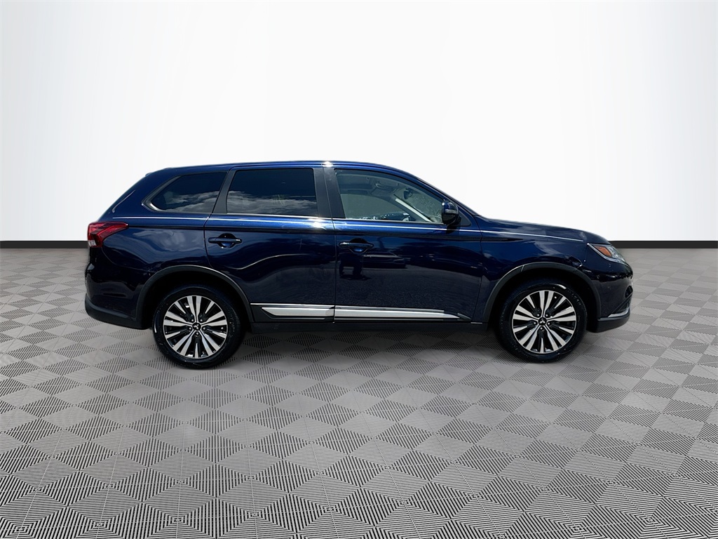 Vehicle image 4 of 33
