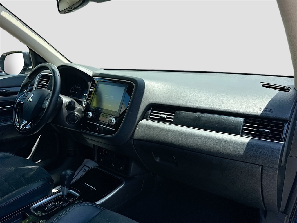 Vehicle image 19 of 33