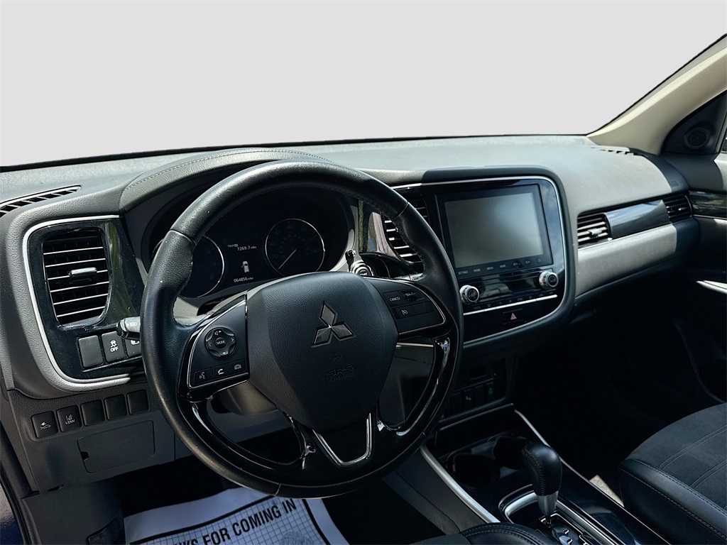 Vehicle image 18 of 33