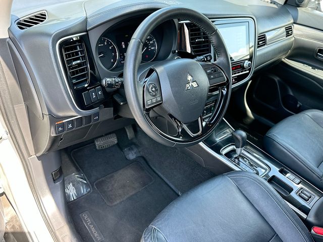 Vehicle image 9 of 35