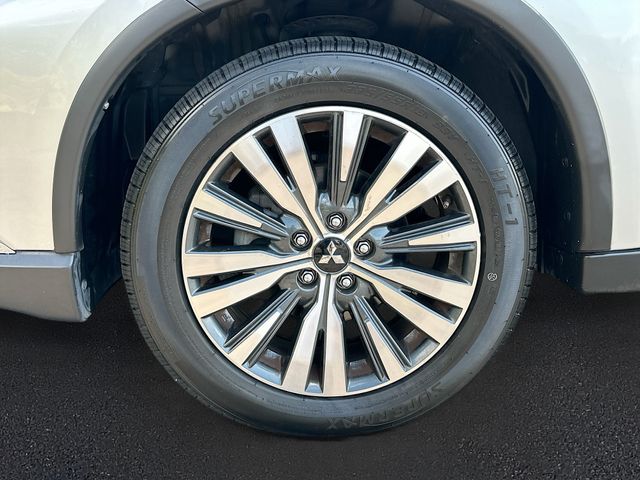 Vehicle image 31 of 35