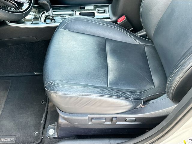 Vehicle image 18 of 35