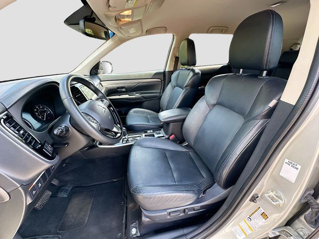Vehicle image 20 of 35