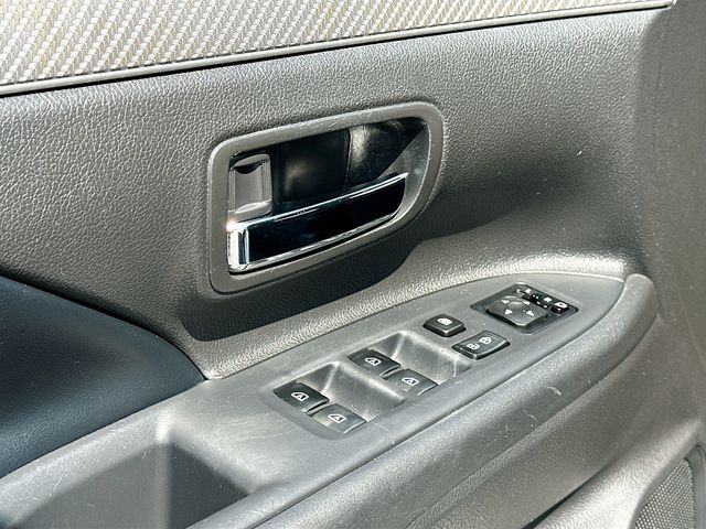 Vehicle image 17 of 35