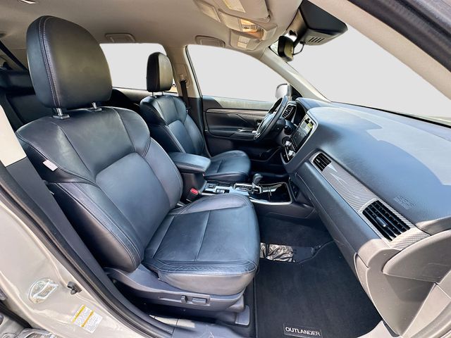 Vehicle image 28 of 35