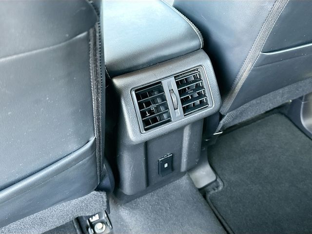 Vehicle image 24 of 35