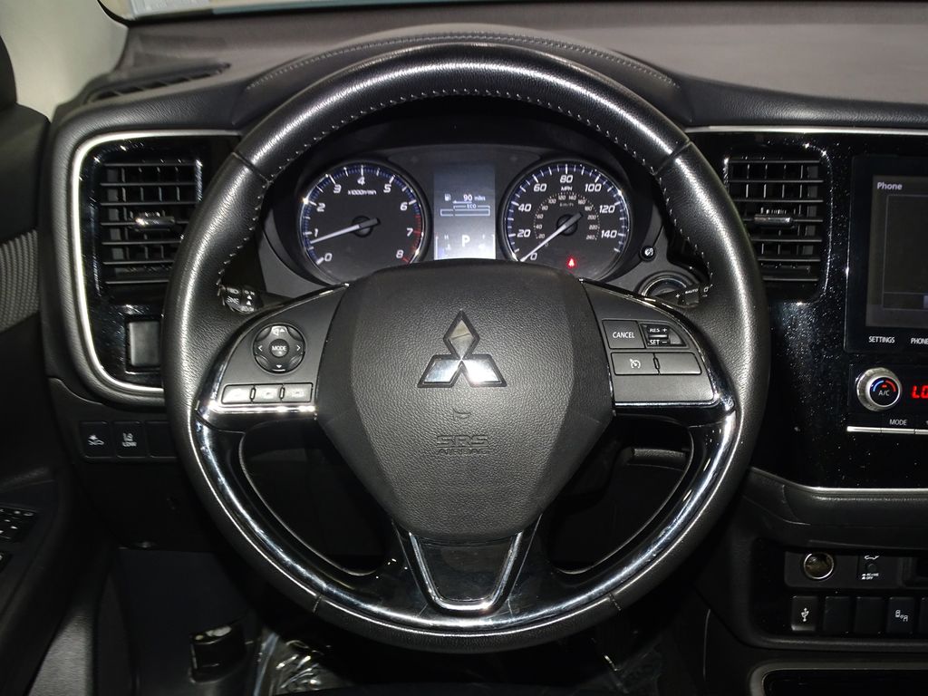 Vehicle image 18 of 31