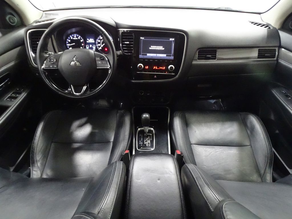 Vehicle image 23 of 31
