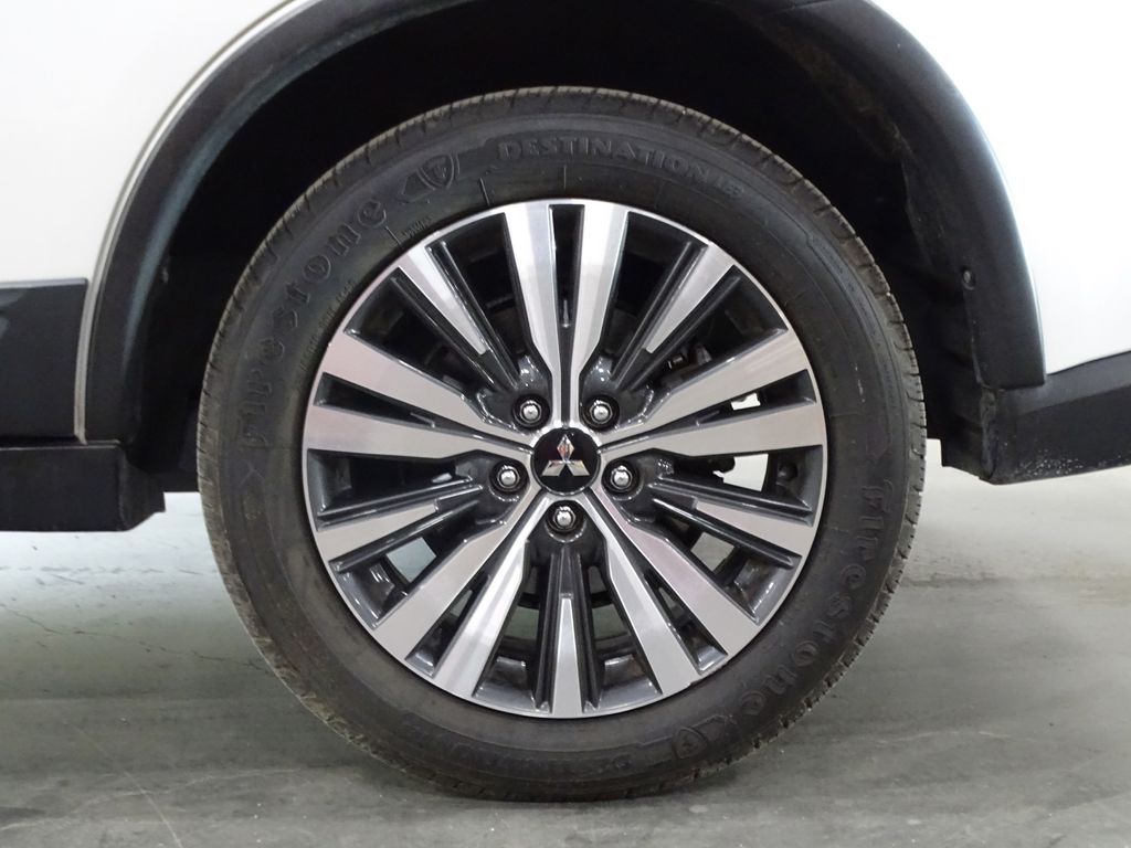 Vehicle image 28 of 31