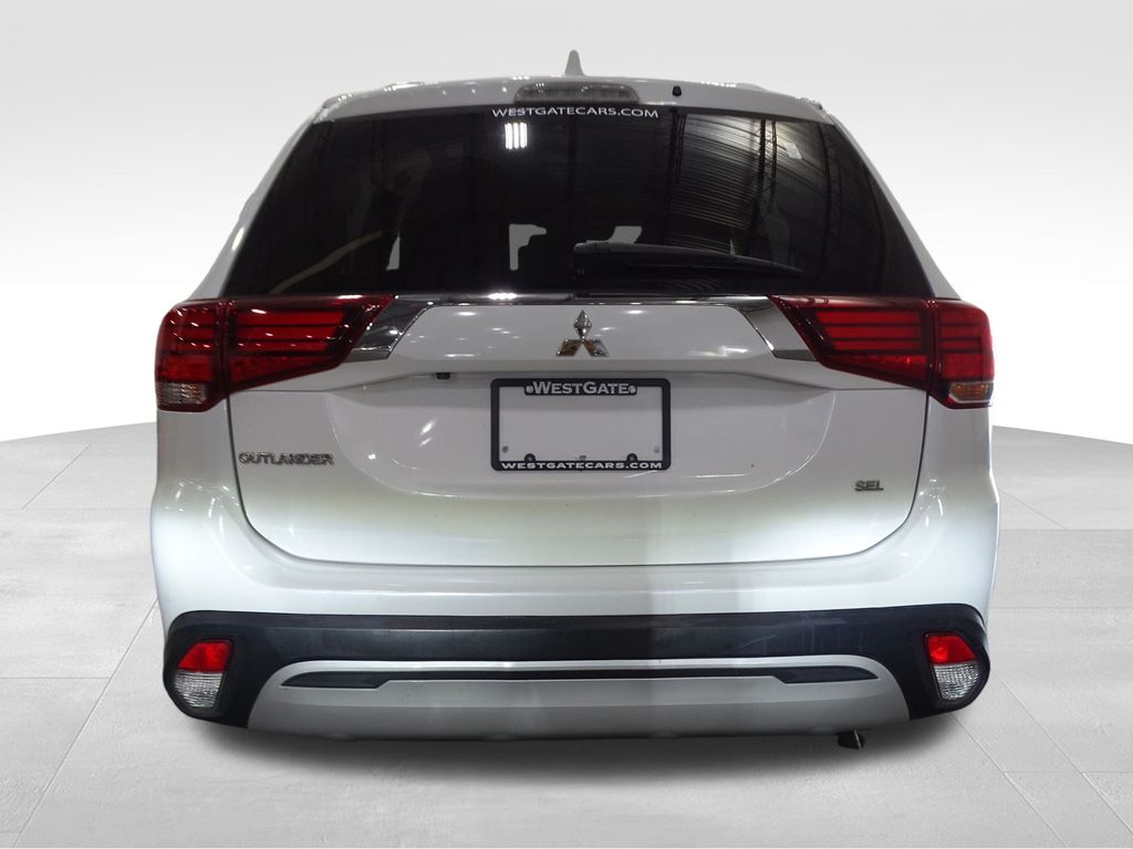 Vehicle image 5 of 31