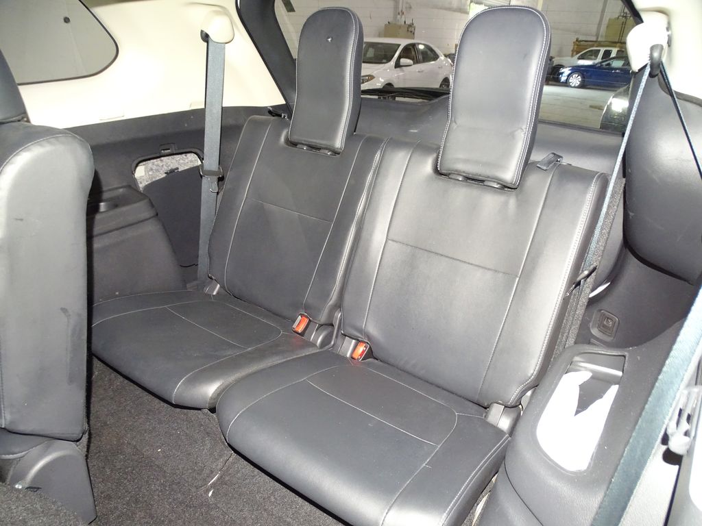 Vehicle image 10 of 31