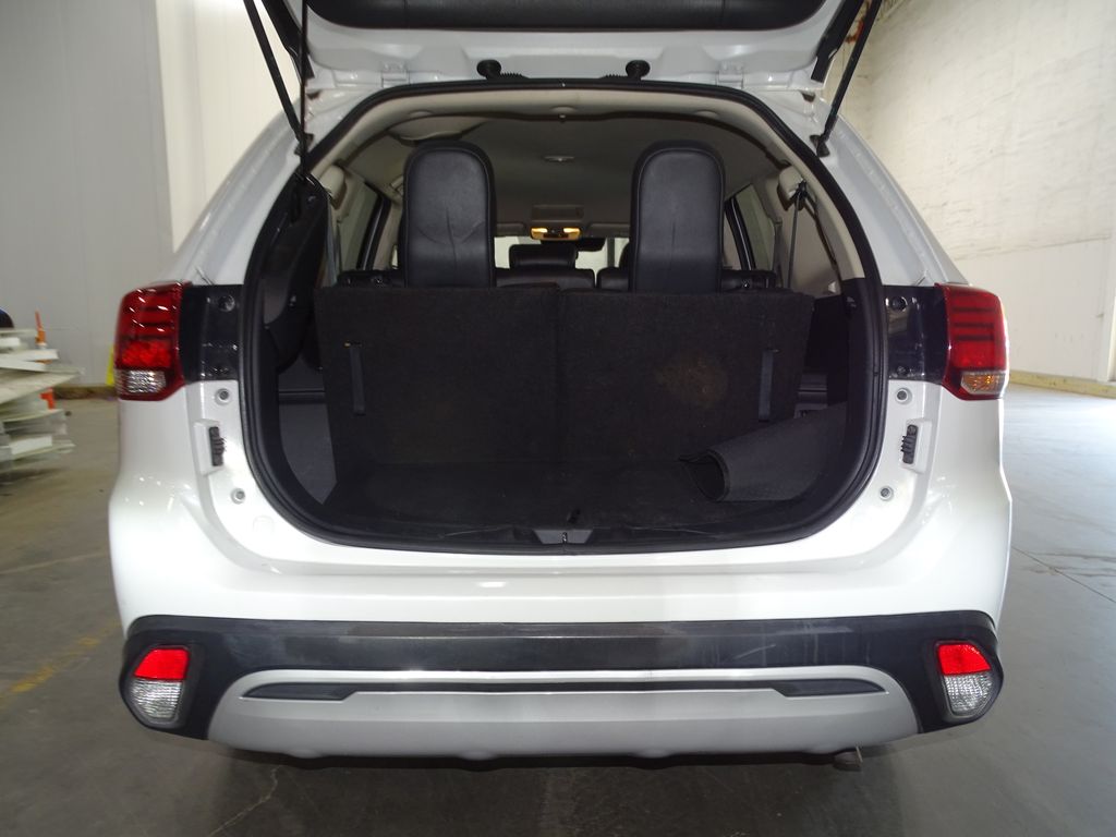 Vehicle image 11 of 31