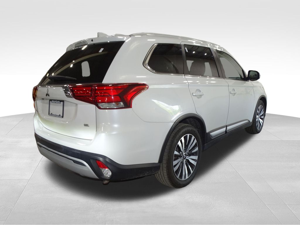 Vehicle image 4 of 31