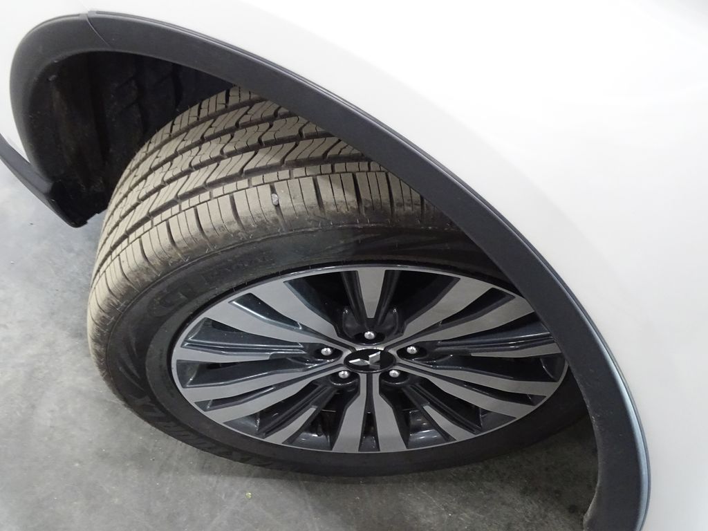 Vehicle image 27 of 31