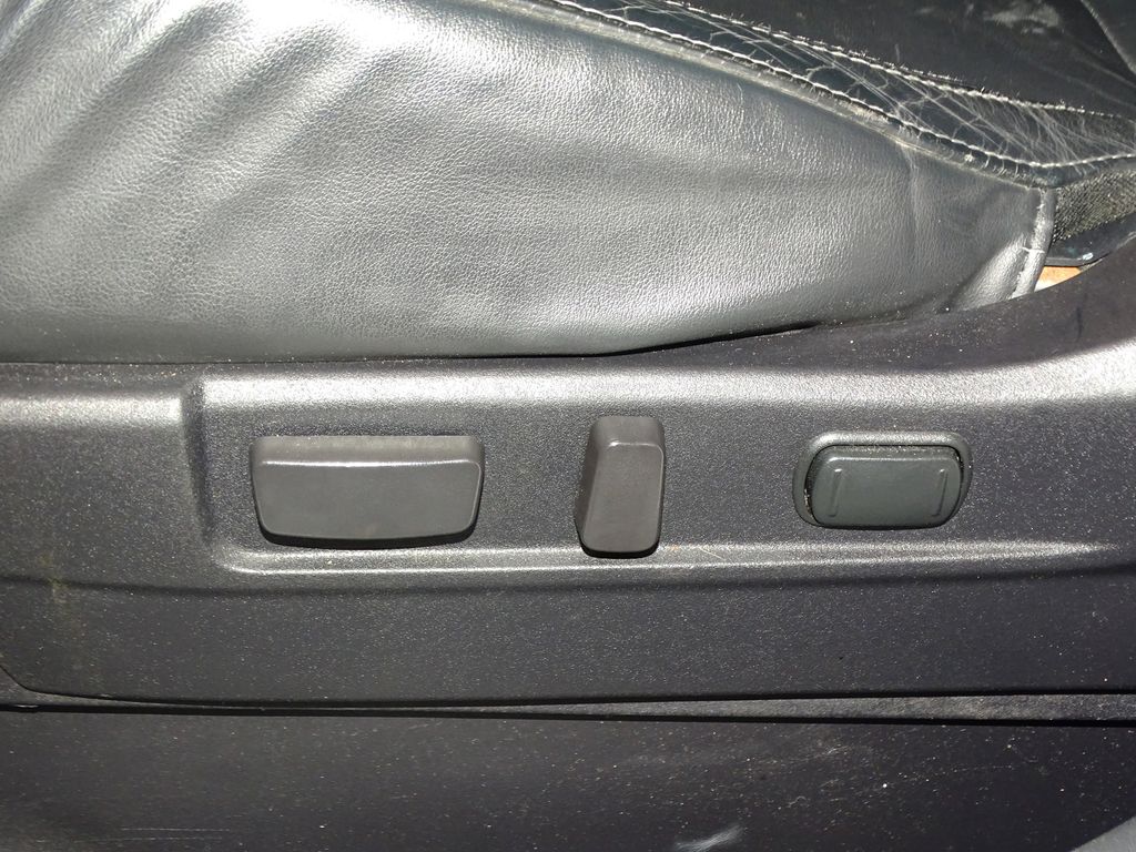 Vehicle image 15 of 31