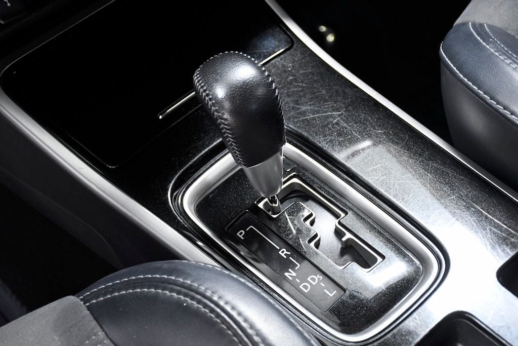 Vehicle image 26 of 28
