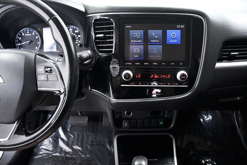 Vehicle image 25 of 28