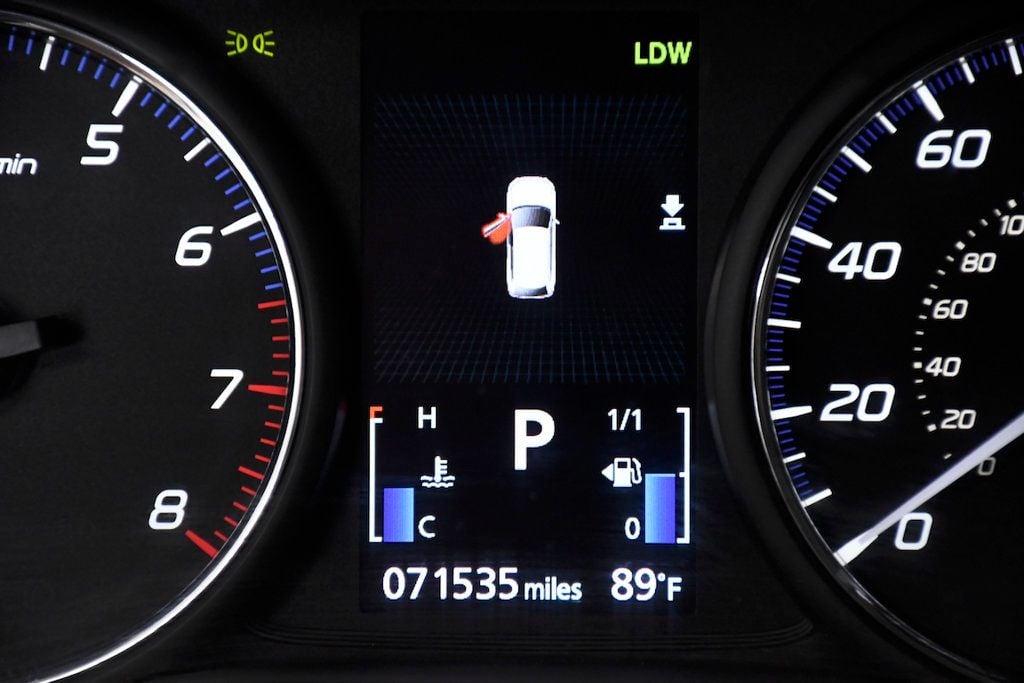Vehicle image 24 of 28