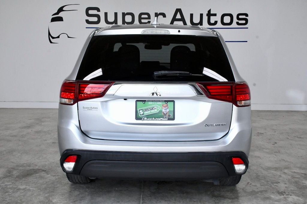Vehicle image 4 of 28