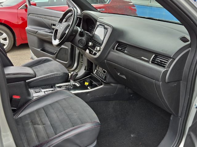 Vehicle image 9 of 22