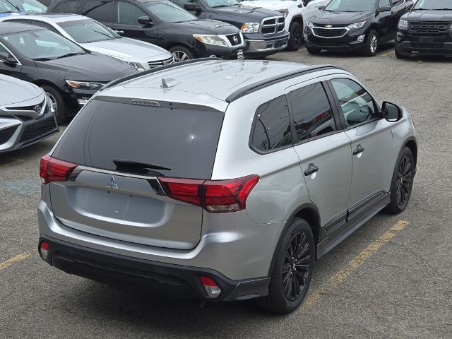 Vehicle image 5 of 22