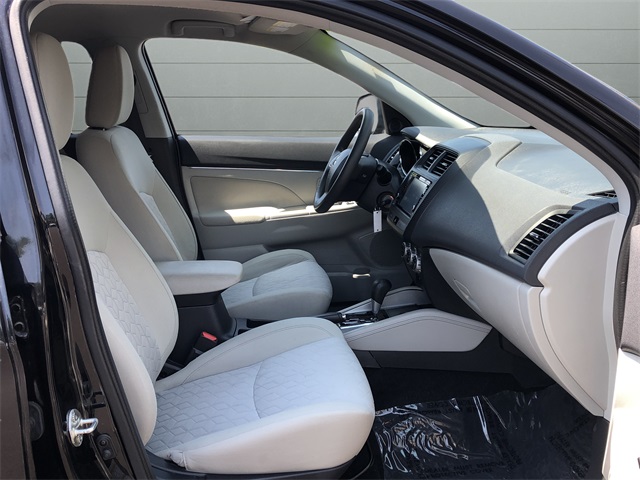 Vehicle image 13 of 25