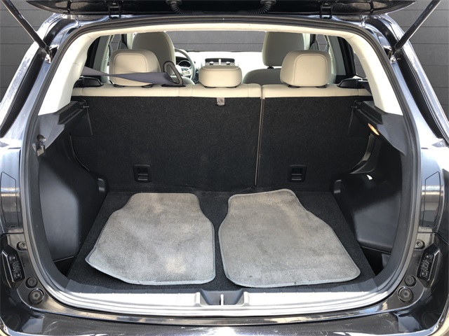 Vehicle image 10 of 25