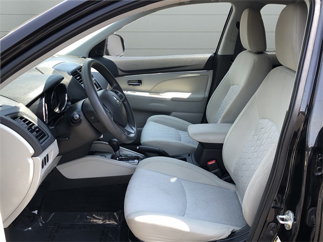 Vehicle image 14 of 25