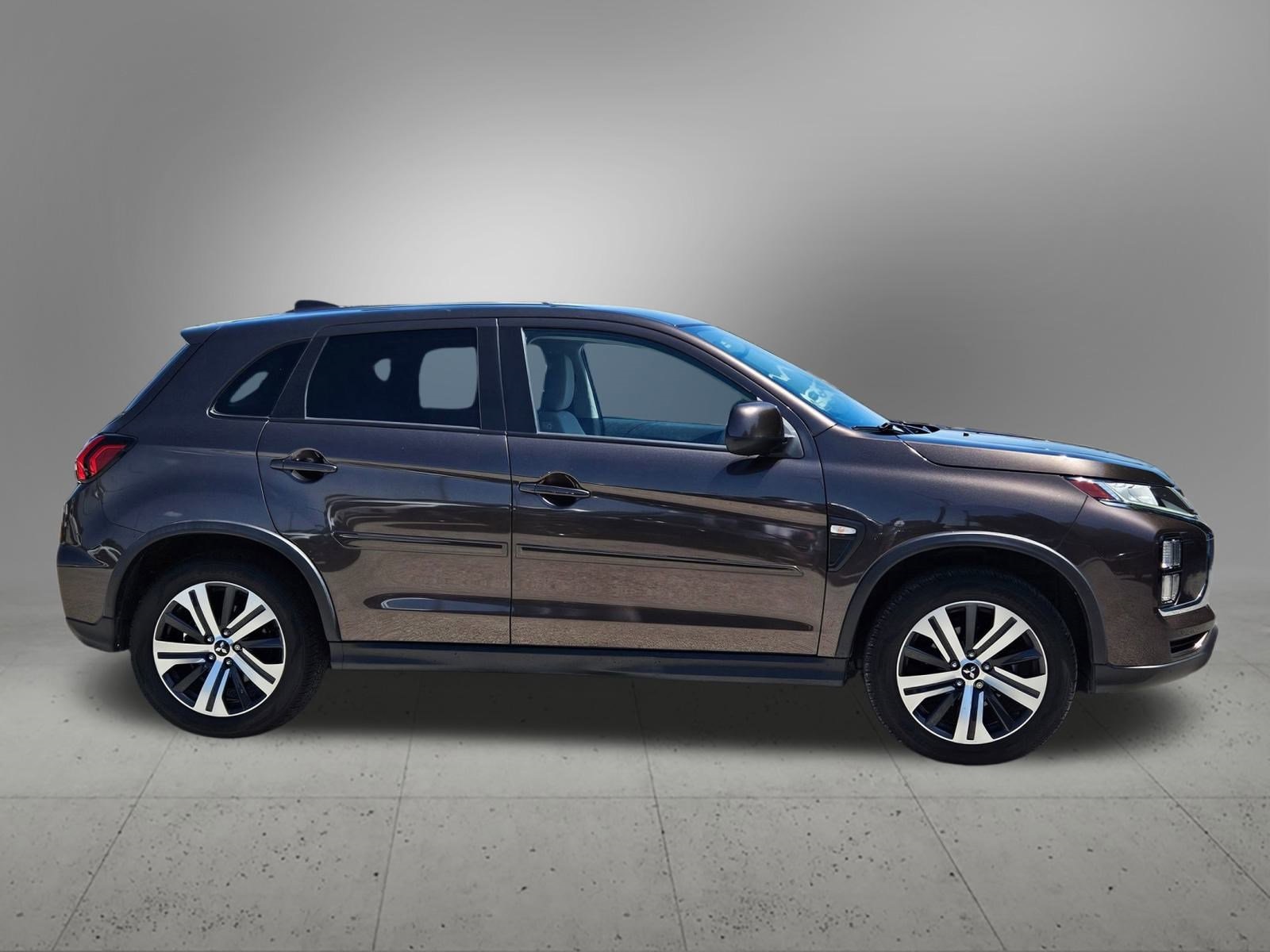 2020 Mitsubishi Outlander Sport ES 2.0 Image 5 of 22