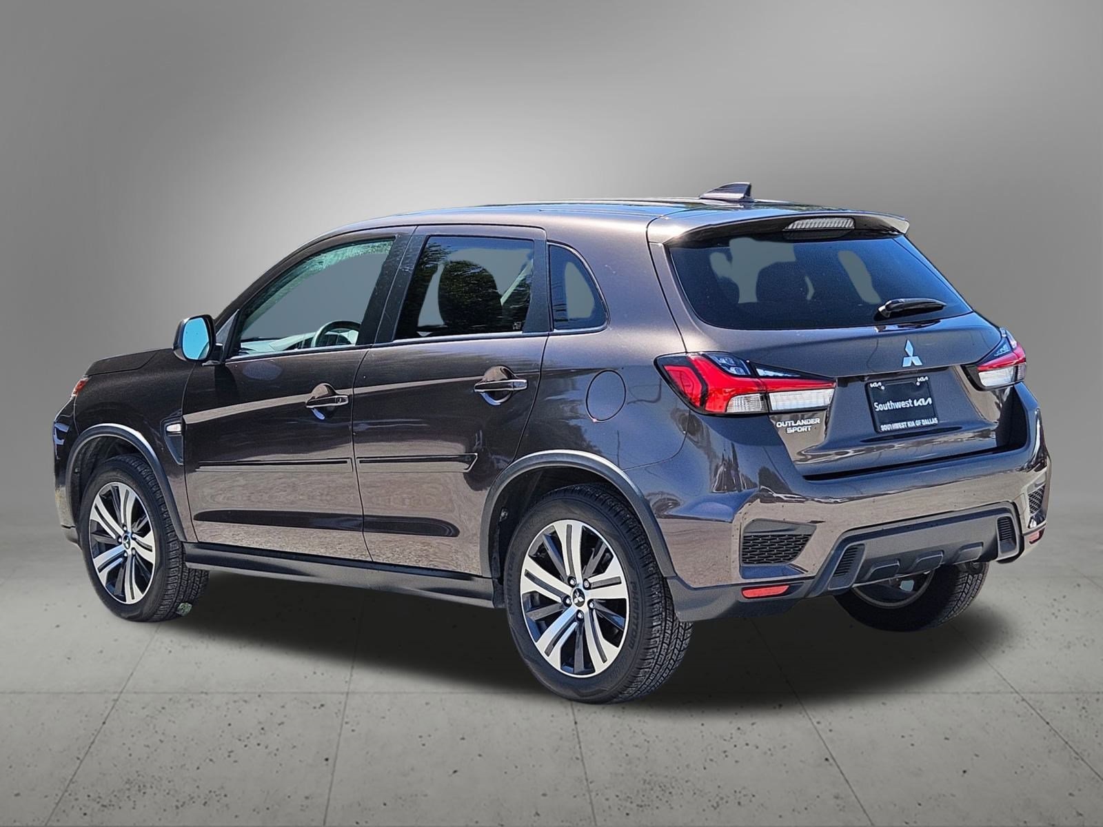 2020 Mitsubishi Outlander Sport ES 2.0 Image 8 of 22