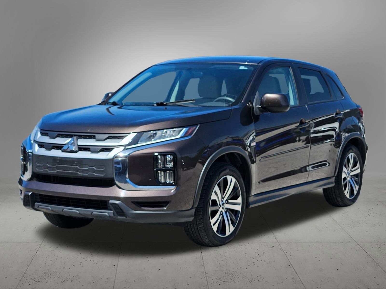 2020 Mitsubishi Outlander Sport ES 2.0 Image 2 of 22