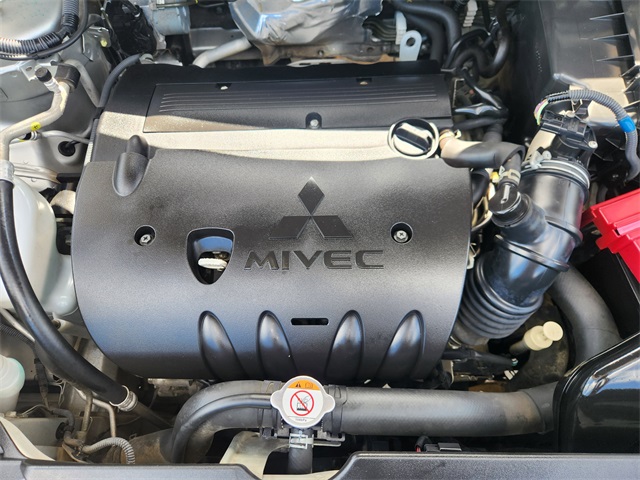 Vehicle image 8 of 32