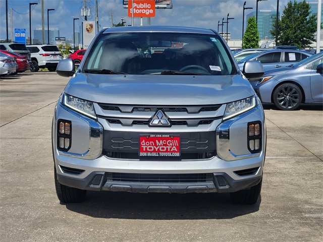Vehicle image 2 of 32