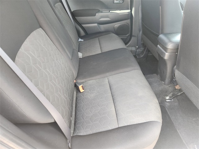 Vehicle image 14 of 32