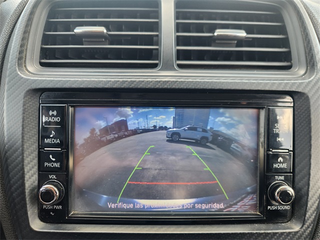 Vehicle image 22 of 32