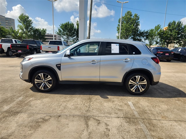 Vehicle image 7 of 32