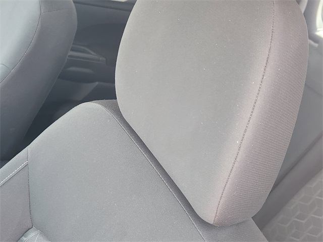 Vehicle image 16 of 32