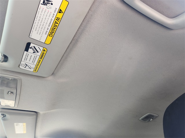 Vehicle image 31 of 32