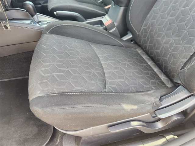 Vehicle image 18 of 32
