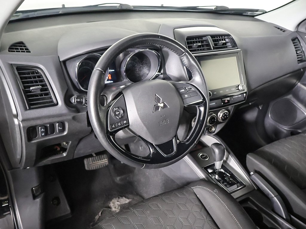 Vehicle image 27 of 52