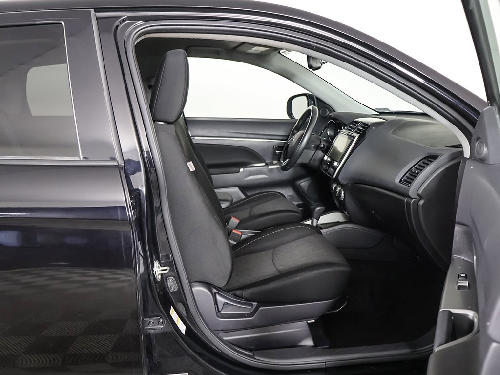 Vehicle image 18 of 52